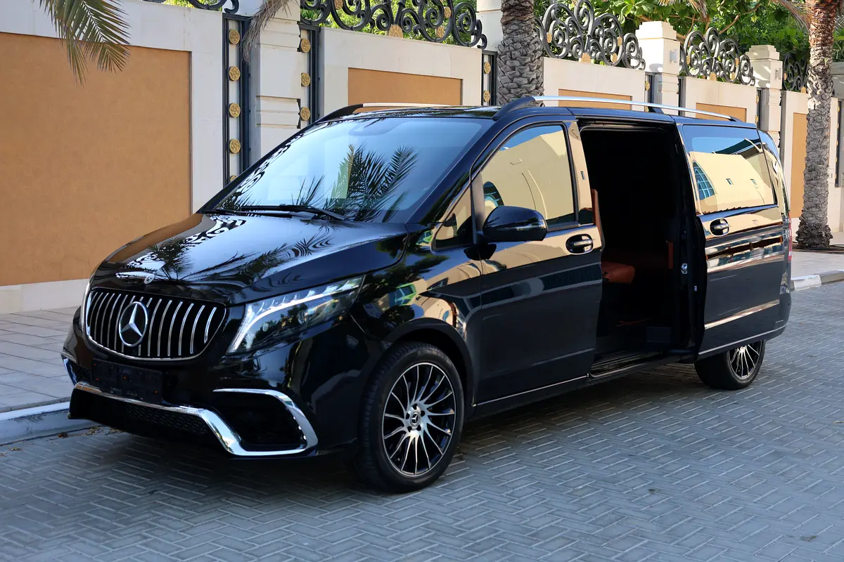 Mercedes-Benz V-Class V 250 2024 - GCC Specs - Brand New - Thumbnail 3