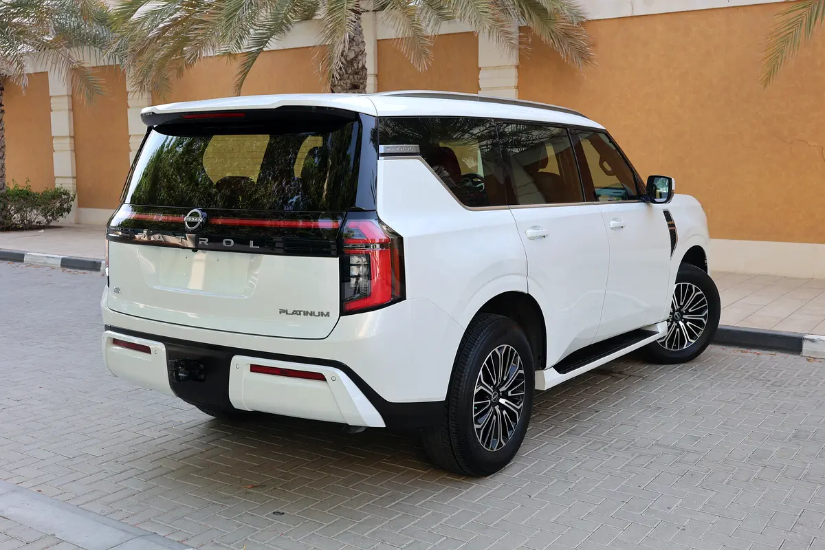 2025 Nissan Patrol SE Platinum - 49000KM-UNDER WARRANT  SERVICE-GCC Specs - Brand New - Thumbnail 4