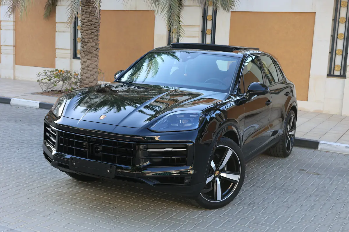 Porsche Cayenne  2024-62000KM-GCC SPECS-5 YEAR  WARRANTY AND  SERVICE CONTRACT  OR 2029