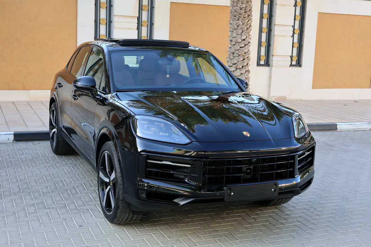 Porsche Cayenne  2024-62000KM-GCC SPECS-5 YEAR  WARRANTY AND  SERVICE CONTRACT  OR 2029 - Thumbnail 5