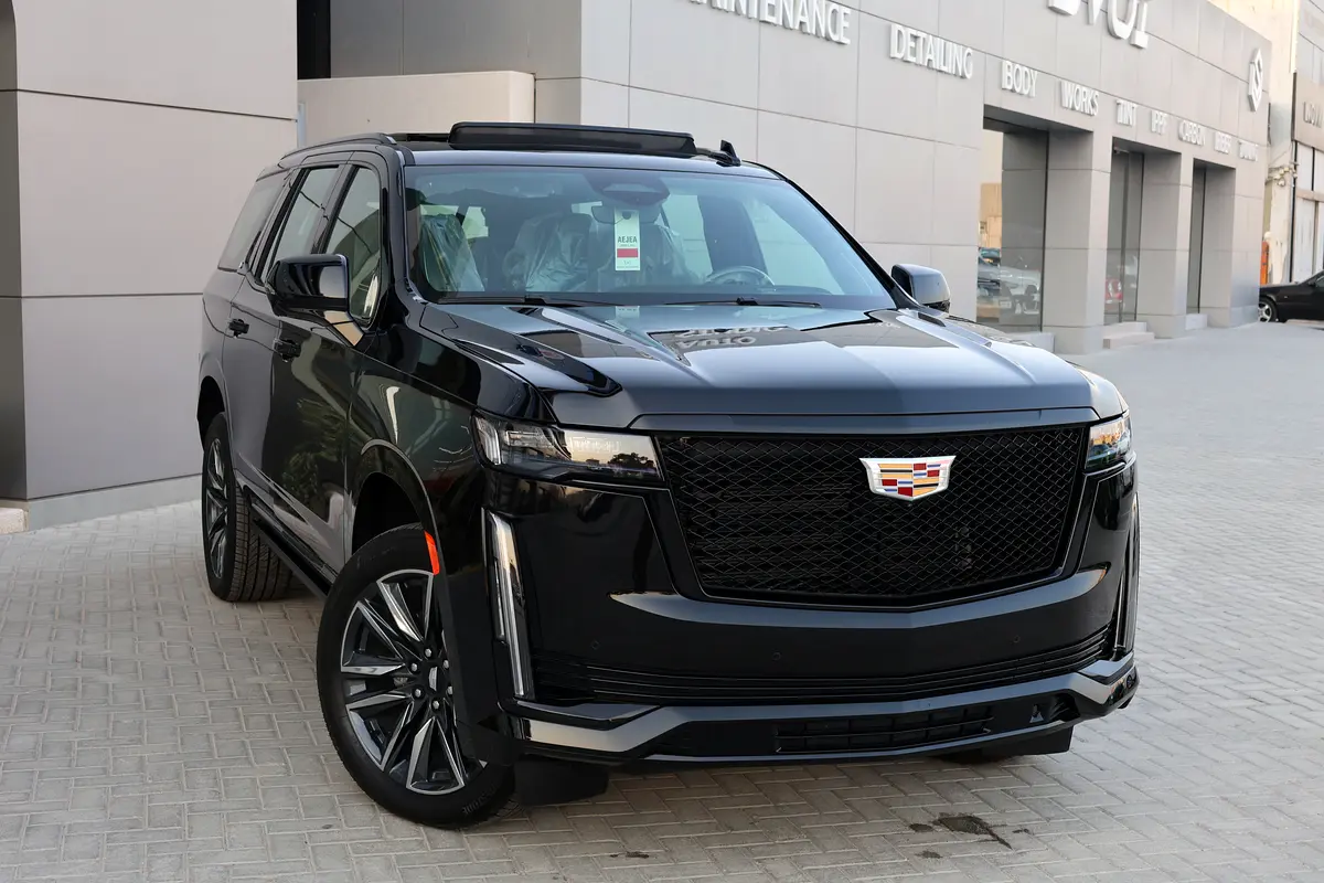 CADILLAC ESCALADE 600 SPORT PLATINUM-0KM-2024-GCC SPECS-UNDER WARRANTY  SERVICE-BRAND NEW - Thumbnail 2