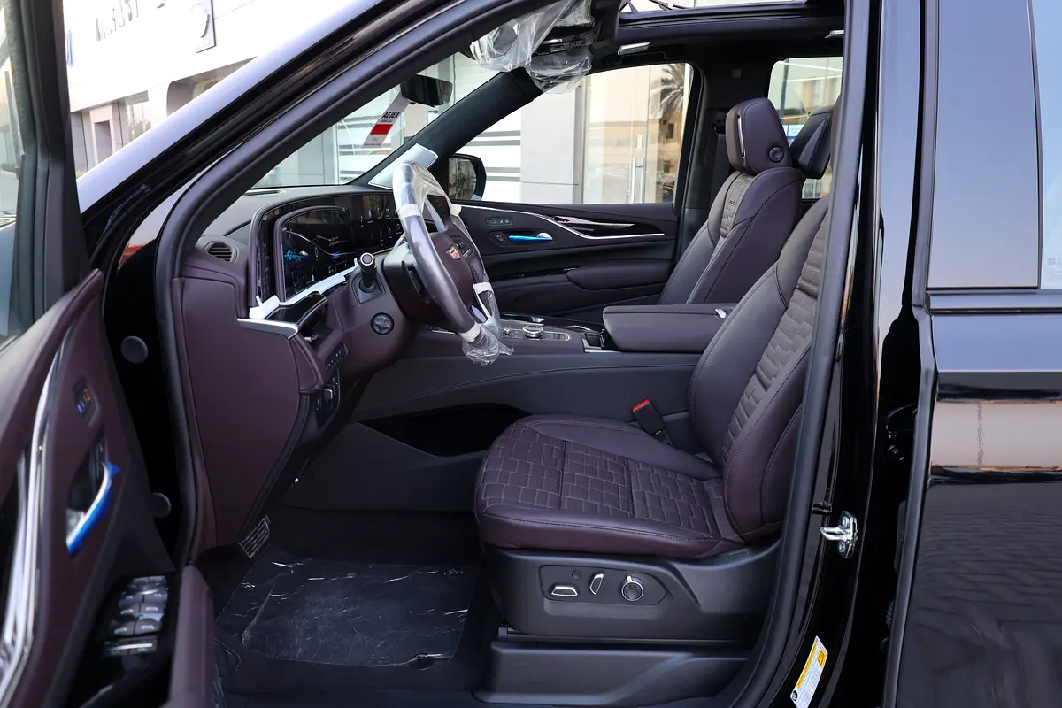 CADILLAC ESCALADE 600 SPORT PLATINUM-0KM-2024-GCC SPECS-UNDER WARRANTY  SERVICE-BRAND NEW - Thumbnail 10