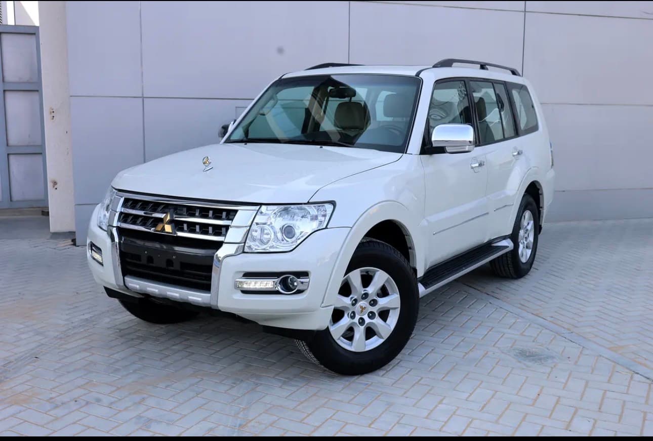 Mitsubishi Pajero GLS-2022-60,000KM-GCC Specs-Excellent Condition 
