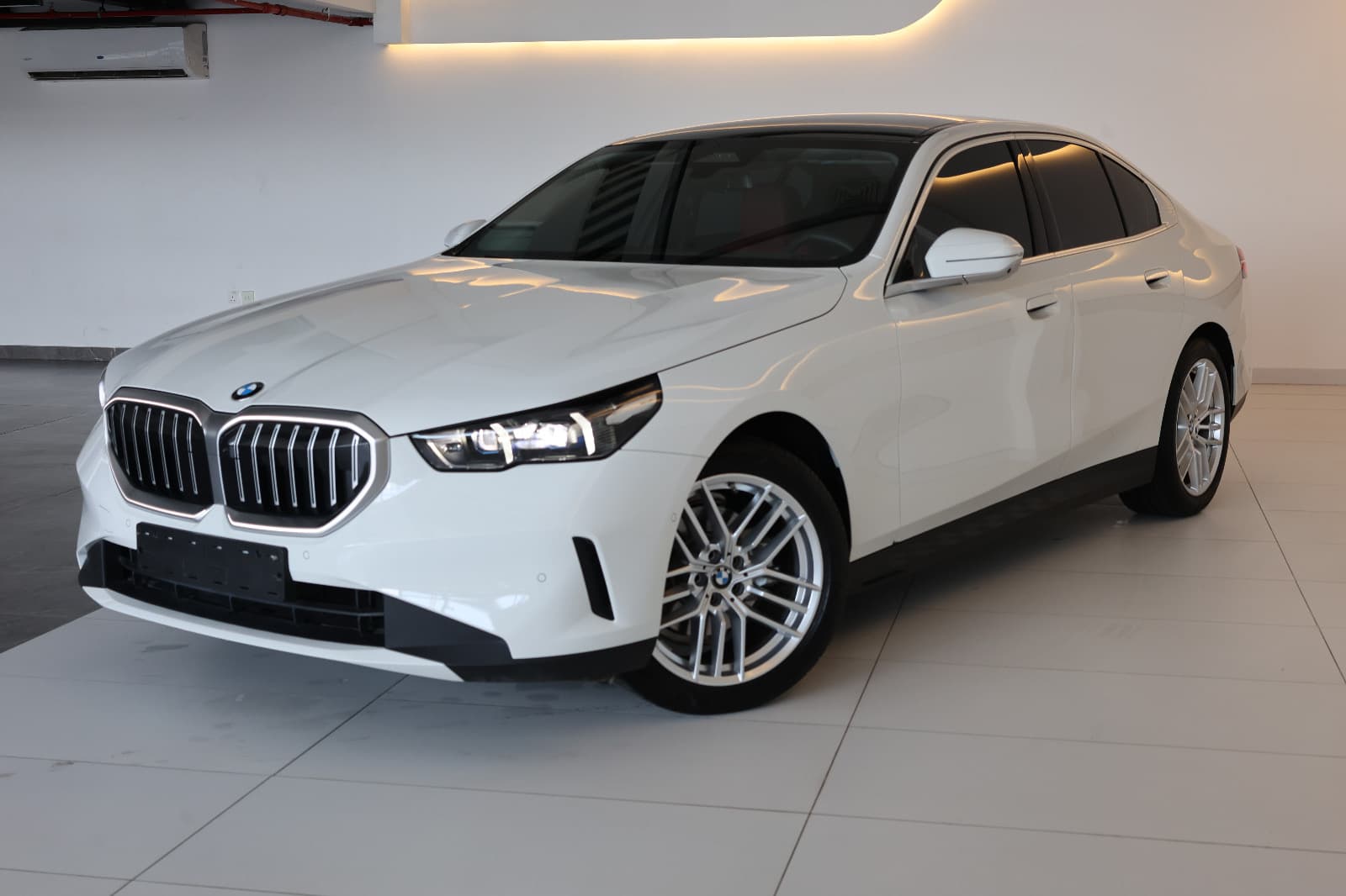 2026 BMW 520i
